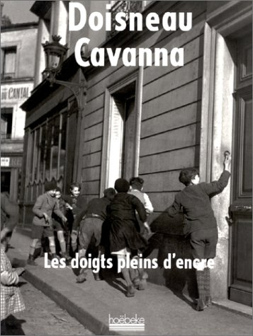 les doigts pleins d'encre