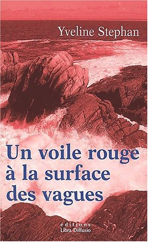 un voile rouge à la surface des vagues