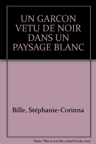 Un garçon vêtu de noir dans un paysage blanc