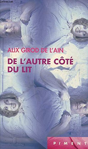 de l'autre côté du lit