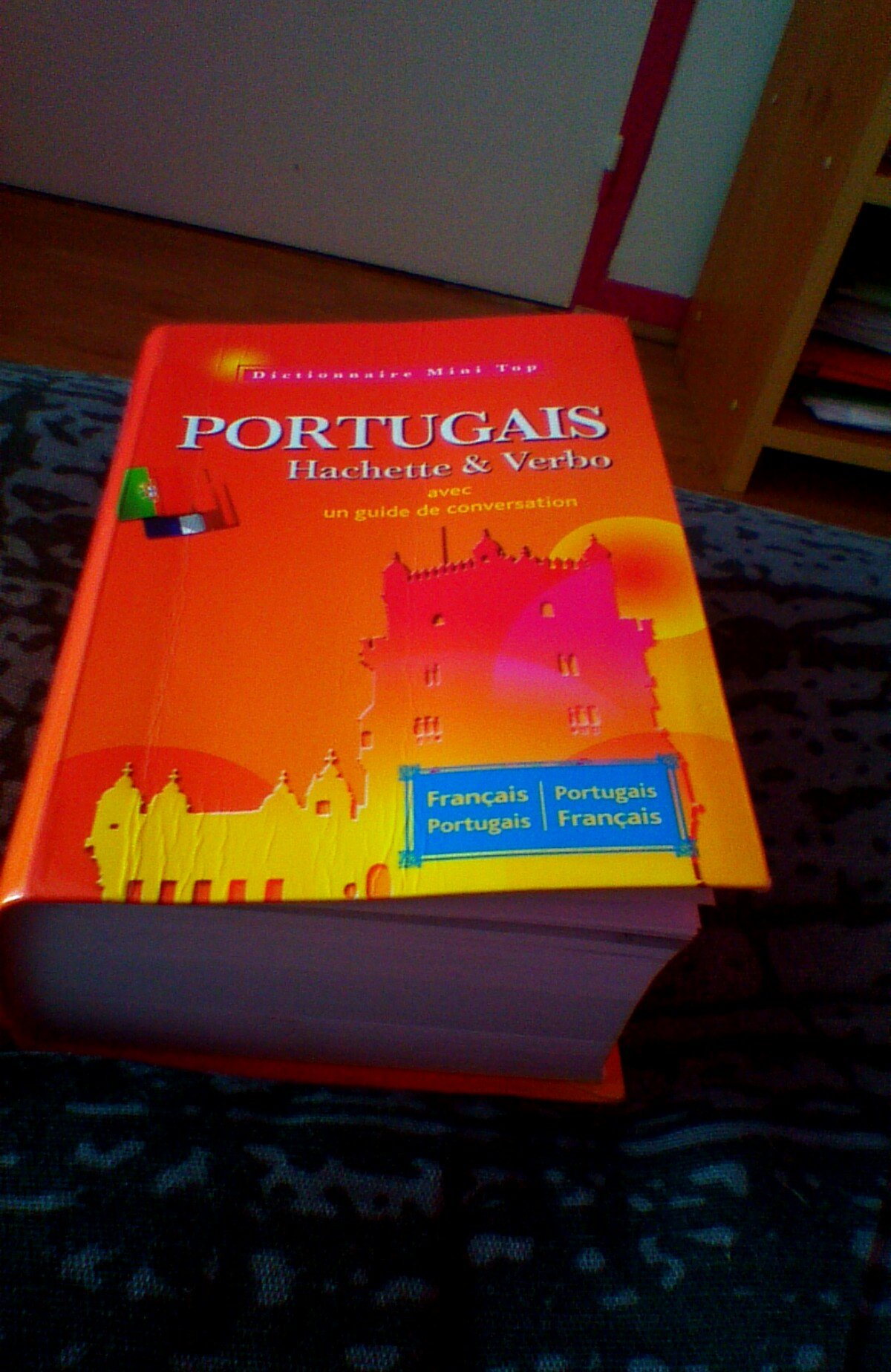 Mini-dictionnaire français-portugais, portugais-français : avec un guide de conversation