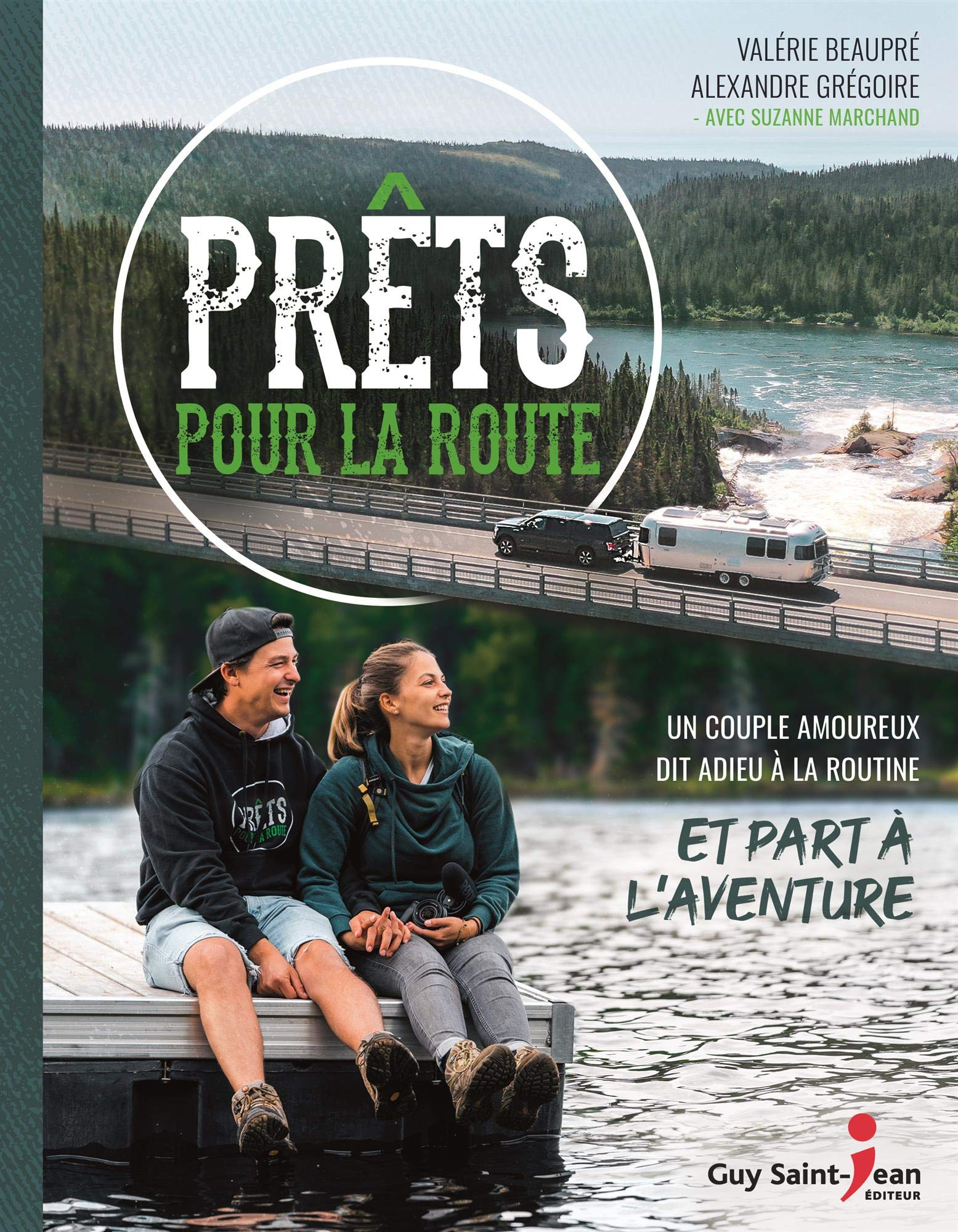 Prêts pour la route : couple amoureux dit adieu à la routine et part à l'aventure