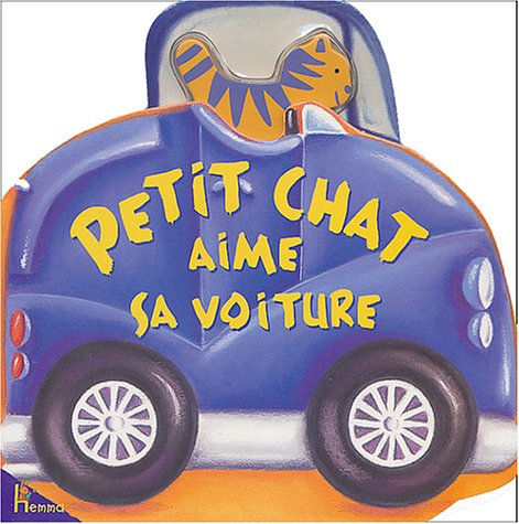 Petit chat aime sa voiture