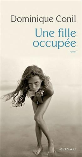 Une fille occupée