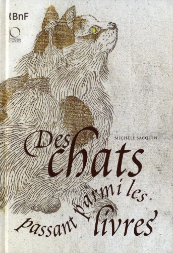 Des chats passant parmi les livres