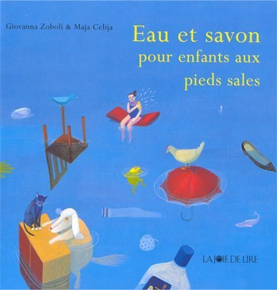 Eau et savon pour enfants aux pieds sales