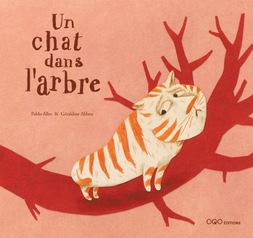 Un chat dans l'arbre