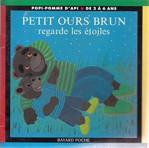 petit ours brun regarde les étoiles