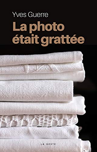 La photo était grattée : récit