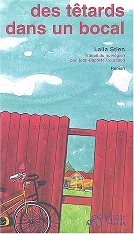 Des têtards dans un bocal