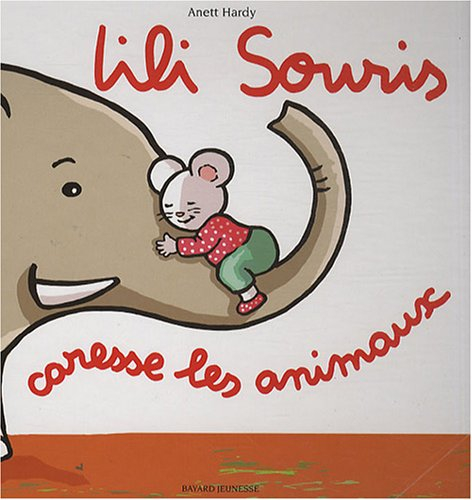 Lili Souris caresse les animaux