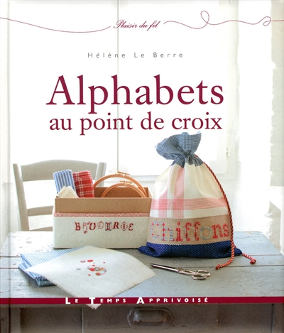 Alphabets au point de croix