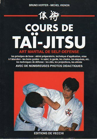 Cours de taï-jitsu : les défenses contre armes