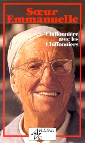 une chiffonnière avec les chiffonniers