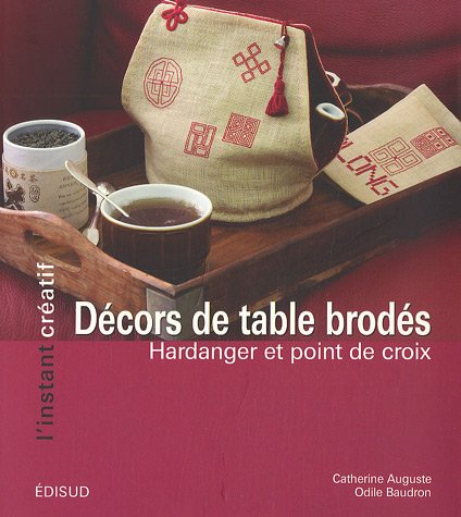 Décors de table brodés : hardanger et point de croix