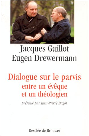 Dialogue sur le parvis entre un évêque et un théologien