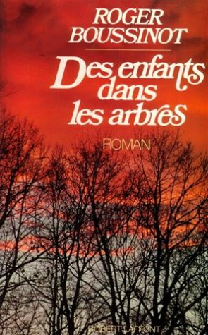 Des enfants dans les arbres
