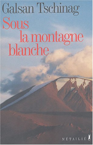 Sous la montagne blanche
