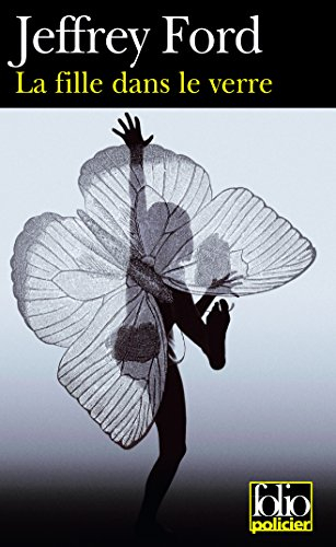 La fille dans le verre