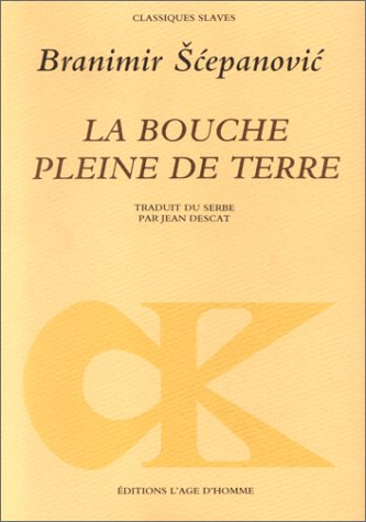 La bouche pleine de terre
